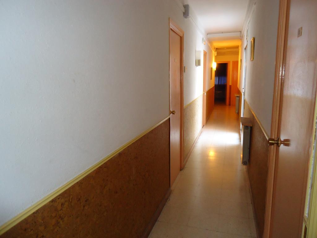 Hotel Pension Mode Lleida Exterior foto