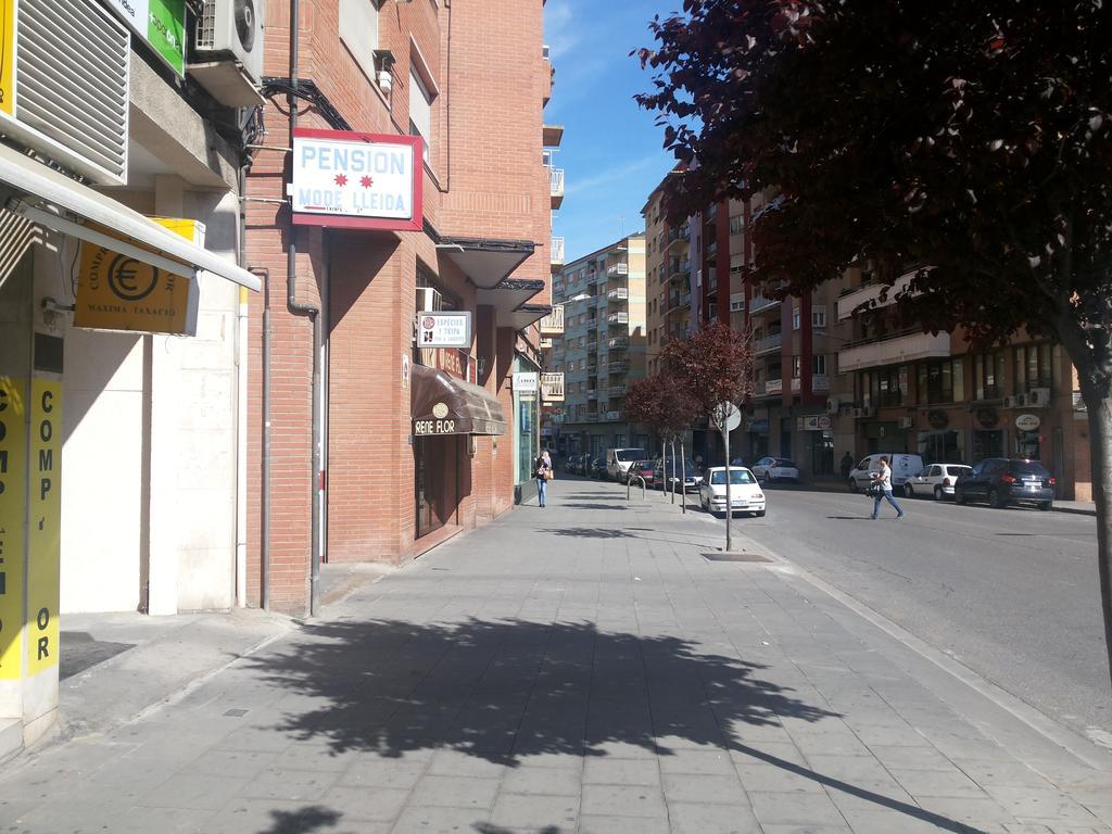 Hotel Pension Mode Lleida Exterior foto